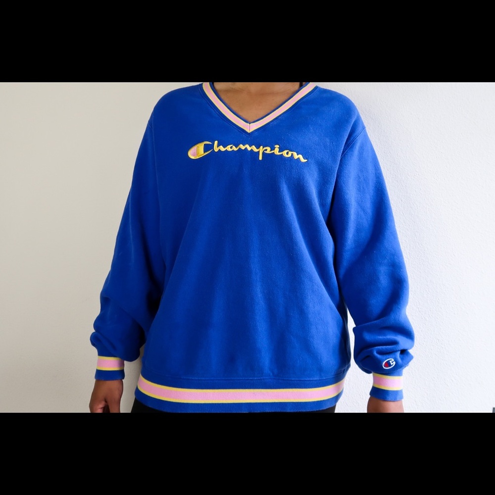 Champion UO Exclusive Fleece V-Neck Sweatshirt